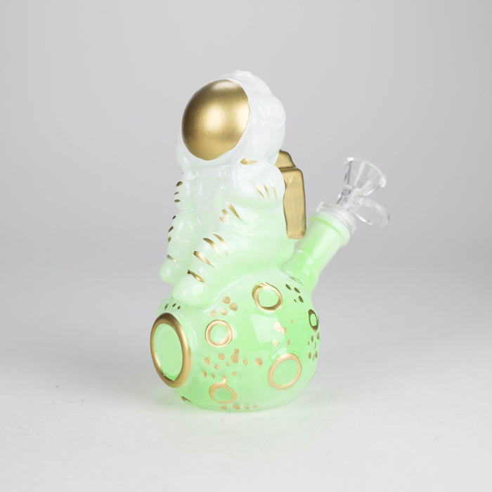 7" 3D Astronaut Glass Bong – Space Inspired Water Pipe Glass Bong 777 Smoke Green