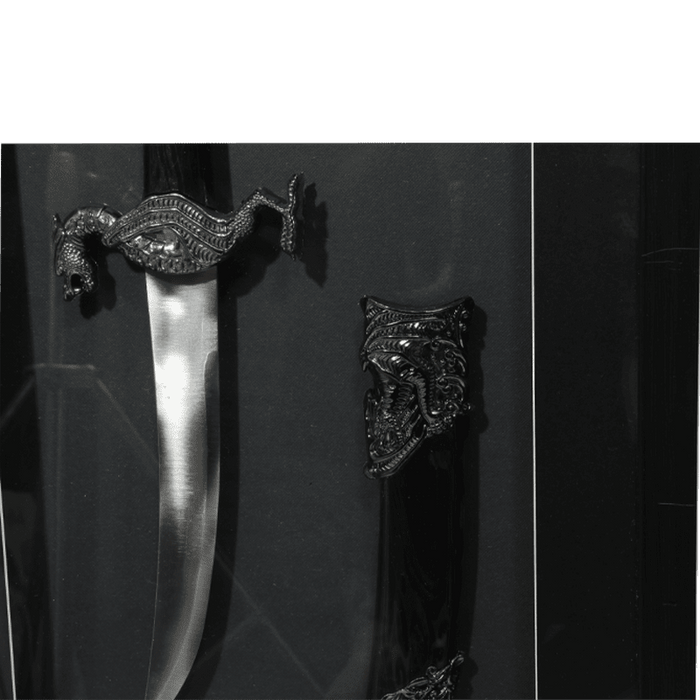 Knife Frame Black Display Wall Glass Mounted Décor (CDYWL-2558) Flag · Sign · Deco Canadian Distributor