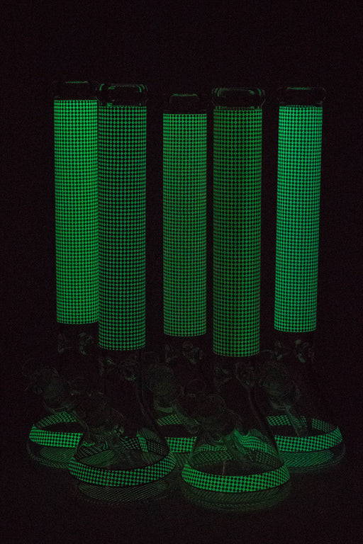 18" Diamond pattern Glow in the dark 7 mm glass beaker bong Glass Bong ONE